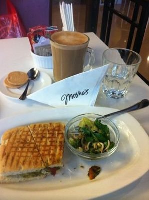 بمبئی-کافه-موشز-Cafe-Moshe-s-139087