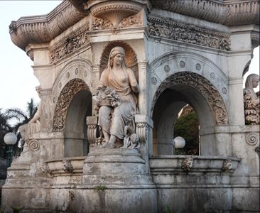بمبئی-مجسمه-فلورا-فانتین-Flora-Fountain-139565