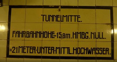 هامبورگ-تونل-آلتر-Alter-Elbtunnel-140198