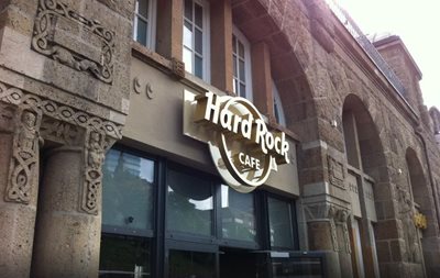 هامبورگ-کافه-هارد-راک-Hard-Rock-Cafe-140925