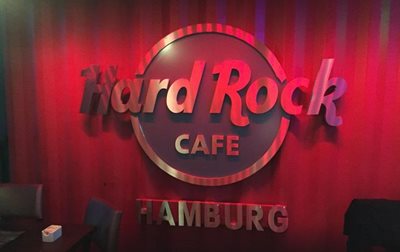 هامبورگ-کافه-هارد-راک-Hard-Rock-Cafe-140933