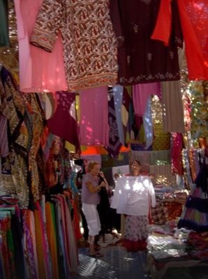 گوا-بازار-Anjuna-Market-143592