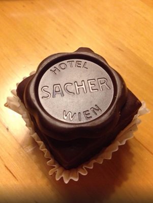 وین-کافه-ساچر-Cafe-Sacher-145551