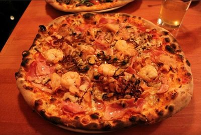 پراگ-رستوران-ایتالیایی-Pizzeria-Kmotra-147112