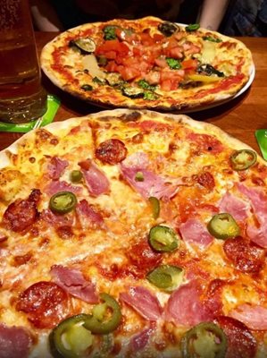 پراگ-رستوران-ایتالیایی-Pizzeria-Kmotra-147117