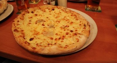 پراگ-رستوران-ایتالیایی-Pizzeria-Kmotra-147124