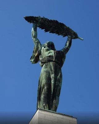 بوداپست-تپه-گلرت-و-مجسمه-Gellert-Hill-and-Statue-152848