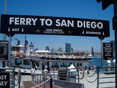 سان-دیگو-بازار-کرونادو-فری-لندینگ-The-Coronado-Ferry-Landing-153715