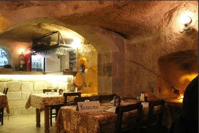 کاپادوکیه-رستوران-تاپدسک-کیو-Topdeck-Cave-Restaurant-153930