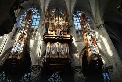 بروکسل-کلیسای-جامع-سن-مایکل-و-سن-گودالا-St-Michael-and-St-Gudula-Cathedral-159969