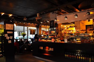 بروکسل-کافه-د-لا-پرس-Cafe-de-la-Presse-161082