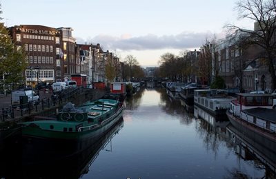 آمستردام-منطقه-و-کانال-زیبای-جوردان-Dierenkliniek-De-Jordaan-175281