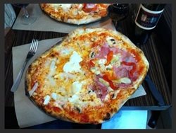 پیتزا رُسی Pizza Rossi