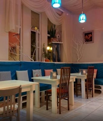 باتومی-رستوران-قلب-باتومی-Heart-of-Batumi-Restaurant-177115