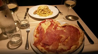 رم-رستوران-ایتالیایی-دتس-امور-That-s-Amore-178037