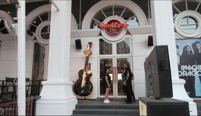 پوکت-کافه-هارد-راک-Hard-Rock-Cafe-Phuket-183710