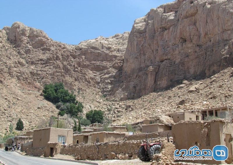 روستای تاریخی دهمورد