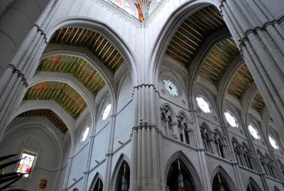مادرید-کلیسای-جامع-آلمودنا-Almudena-Cathedral-190570