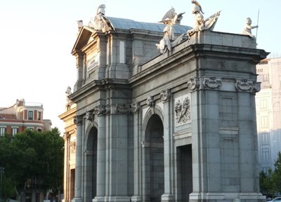 مادرید-دروازه-آلکالا-Puerta-de-Alcala-190586