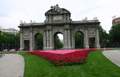 مادرید-دروازه-آلکالا-Puerta-de-Alcala-190577