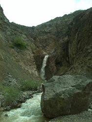 آبشار سفید آب