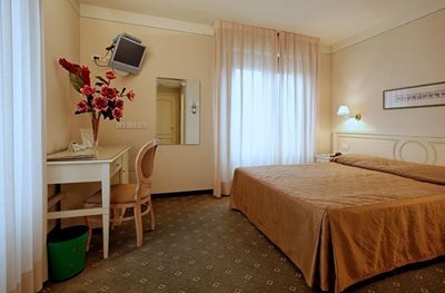 پیزا-هتل-بزرگ-بونانو-Grand-Hotel-Bonanno-195047