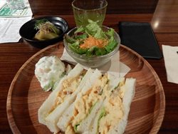 کافه لیمون Iyemon Salon Cafe