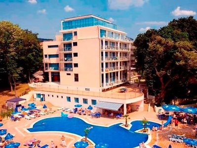 وارنا-هتل-هالیدی-پارک-Holiday-Park-Hotel-212546