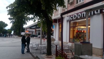 وارنا-مک-دونالد-McDonald-s-Fast-Food-Restaurant-212868