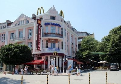 وارنا-مک-دونالد-McDonald-s-Fast-Food-Restaurant-212869