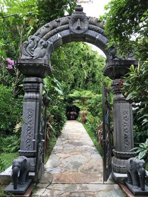 هاوایی-صومعه-هندو-کائوآئی-Kauai-s-Hindu-Monastery-221967