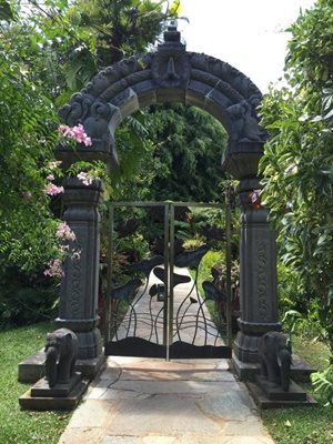 هاوایی-صومعه-هندو-کائوآئی-Kauai-s-Hindu-Monastery-221980
