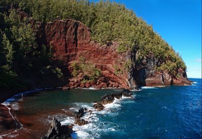 هاوایی-ساحل-شن-های-قرمز-Red-Sand-Beach-222245