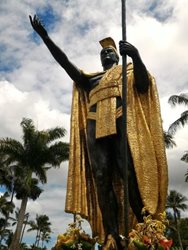 مجسمه پادشاه کامهامها King Kamehameha Statue