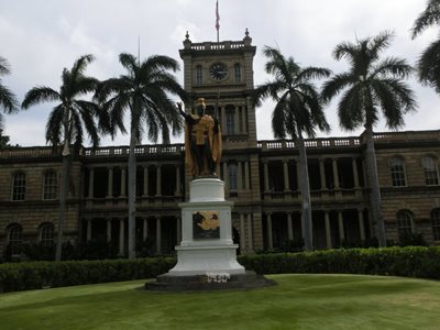 مجسمه پادشاه کامهامها King Kamehameha Statue