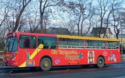 پراگ-اتوبوس-گردشگری-توریستی-هاپ-آن-هاپ-آف-پراگ-Hop-On-Hop-Off-245771