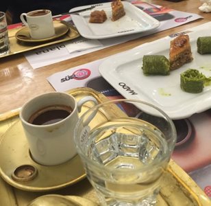 باکو-کافه-مادو-Mado-Cafe-249205