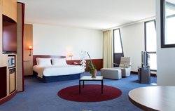 هتل نووتل Novotel Suites Marseille Centre Euromed