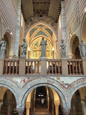 ورونا-کلیسای-دی-سان-زنو-مگیوره-Basilica-di-San-Zeno-Maggiore-255958