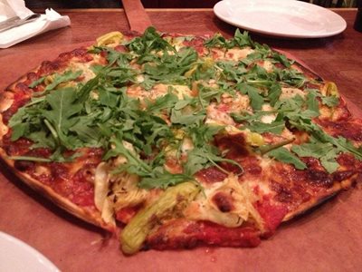 شیکاگو-فست-فود-Flo-Santos-pizza-256168