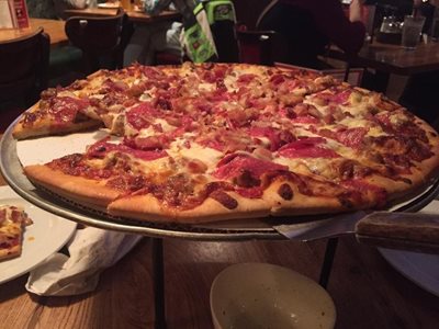 شیکاگو-فست-فود-Giordano-s-pizza-256433