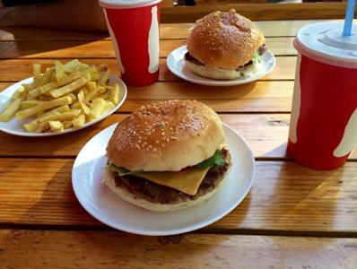 تاشکند-خیابان-برگر-Street-Burger-258812