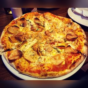 کاتماندو-رستوران-Fire-and-Ice-Pizzeria-261609