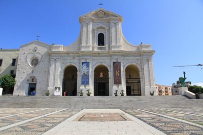 ساردینیا-کلیسا-بانو-بوناریا-Shrine-of-Our-Lady-of-Bonaria-264133