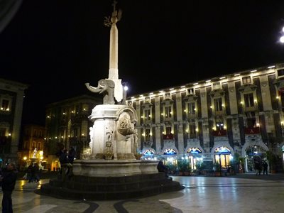 سیسیل-میدان-Piazza-del-Duomo-269449