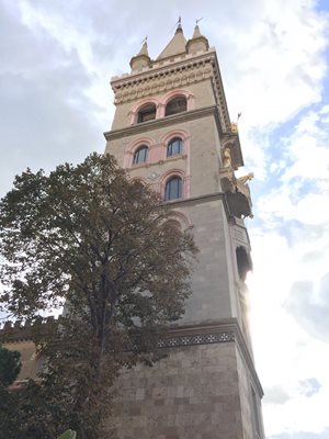 برج ساعت نجومی Bell Tower and Astronomical Clock