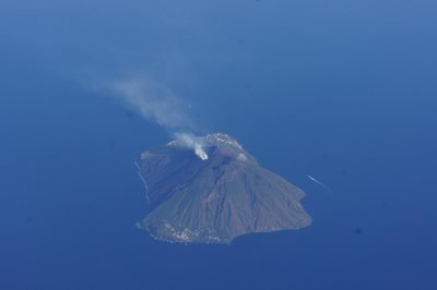 سیسیل-جزیره-آتشفشانی-استرومبولی-Stromboli-Volcano-269846