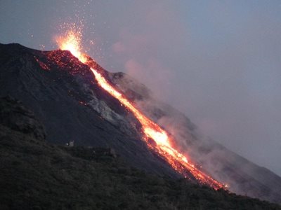 جزیره آتشفشانی استرومبولی Stromboli Volcano