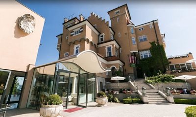 سالزبورگ-هتل-Hotel-Schloss-Monchstein-278033