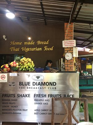 چیانگ-مای-کافه-بلو-دایموند-Blue-Diamond-Breakfast-Club-279874